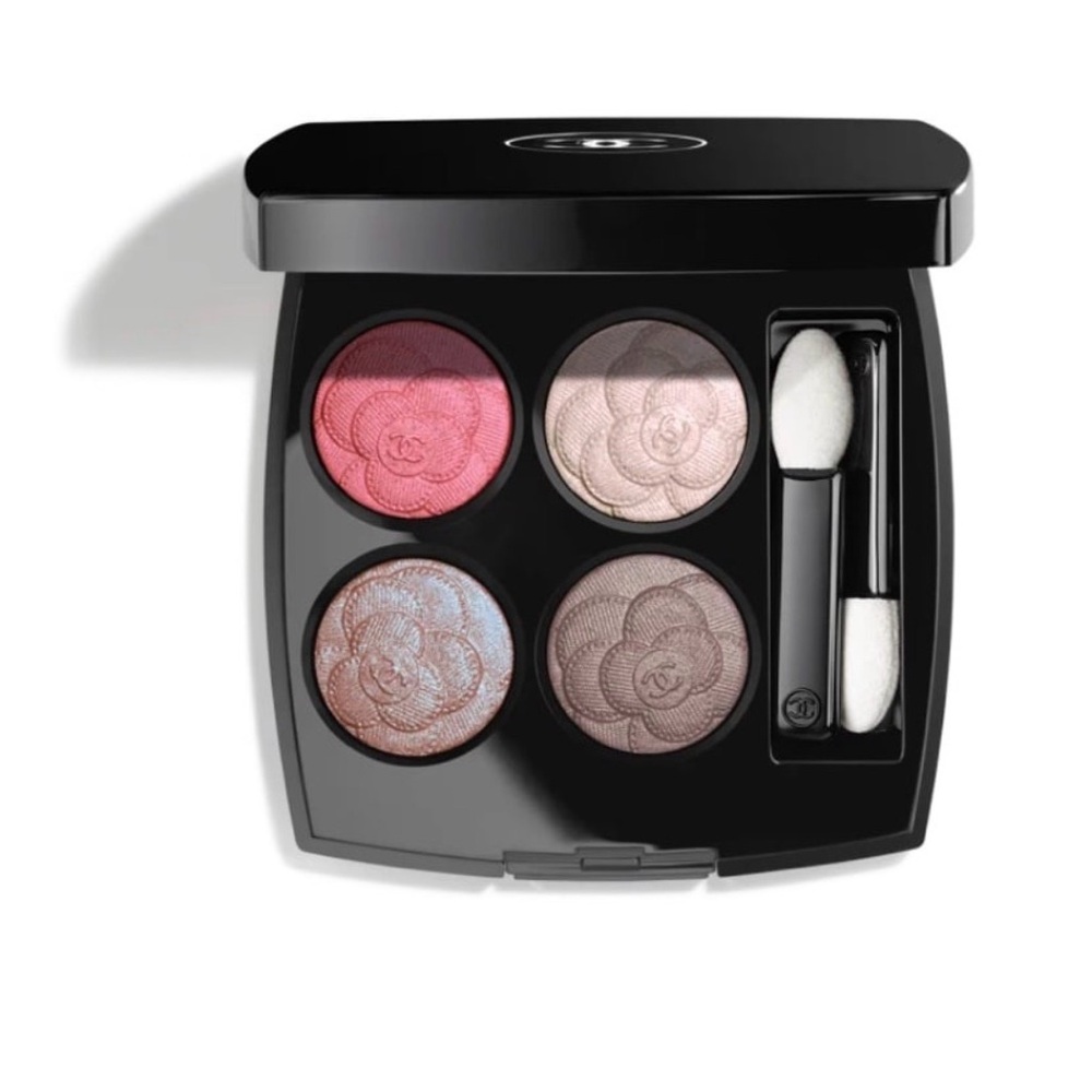 Chanel LES 4 OMBRES palette in 387 - UTOPIA